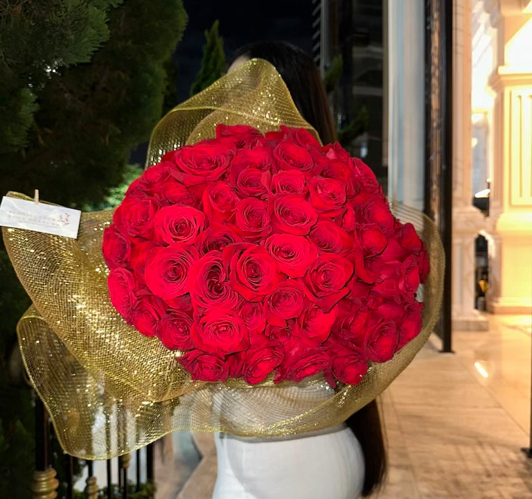 Buquê de 100 Rosas Vermelhas Importadas — Sob Encomenda