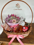 Cesta Romântica com Flores, Vinho e Chocolates Lindt