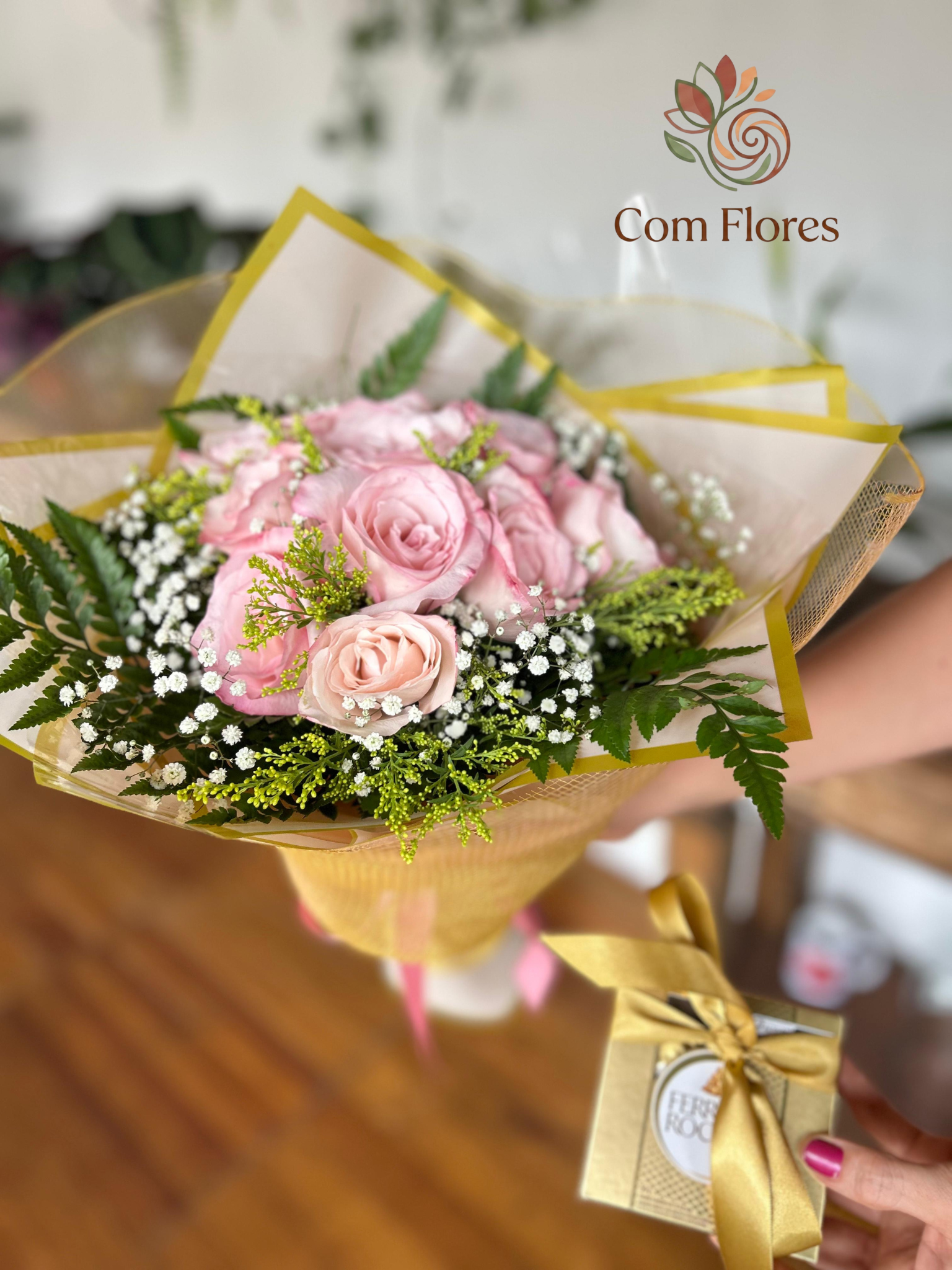 Buquê Romântico com Rosas e Ferrero Rocher