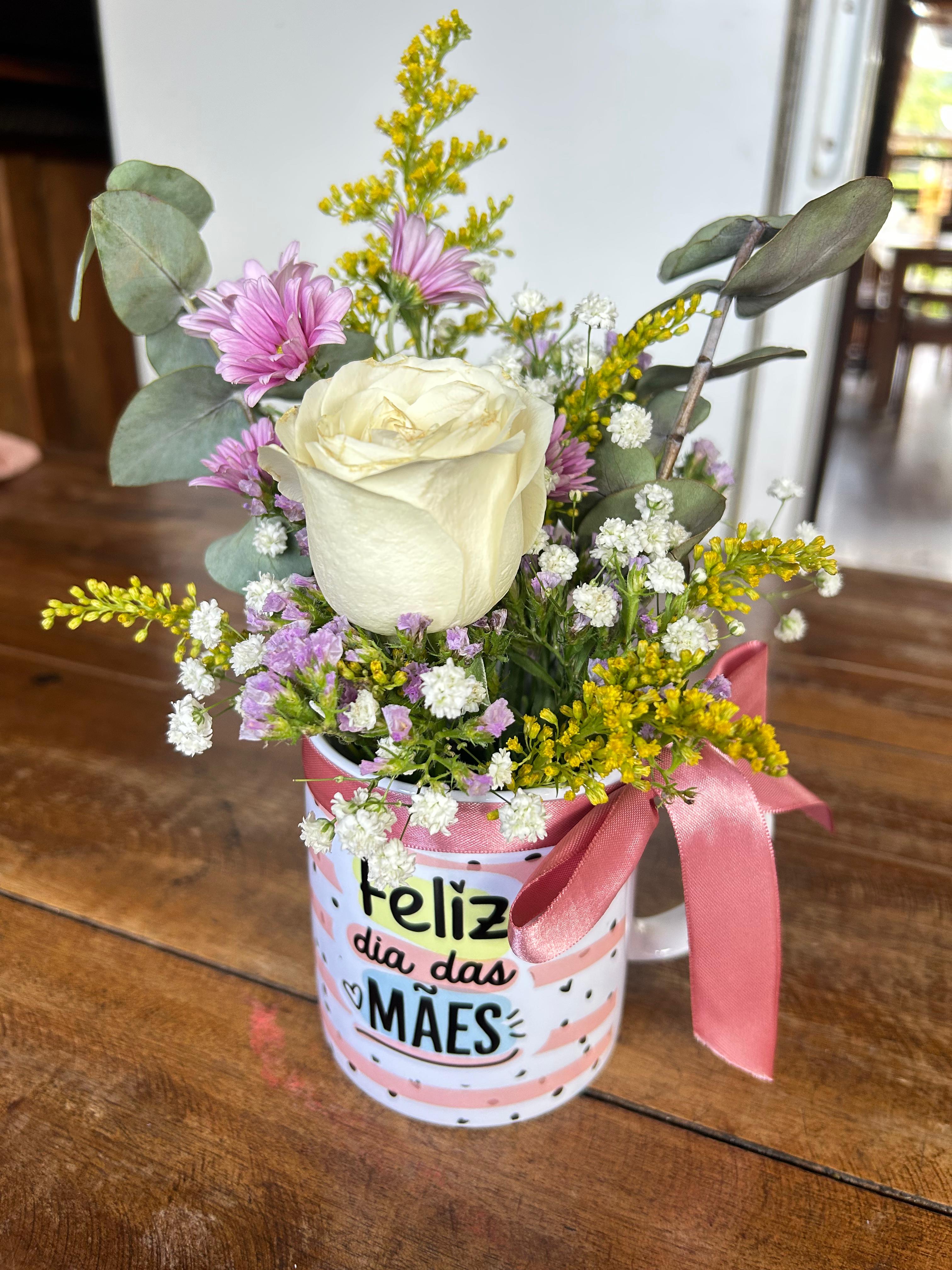 Caneca Amor de Mãe Com Flores